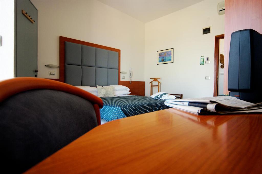 Giovanna Regina Hotel غابيتّشي ماري الغرفة الصورة